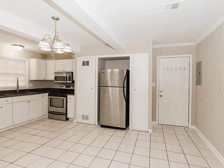 2780 Hall Dr SE — Photo 11