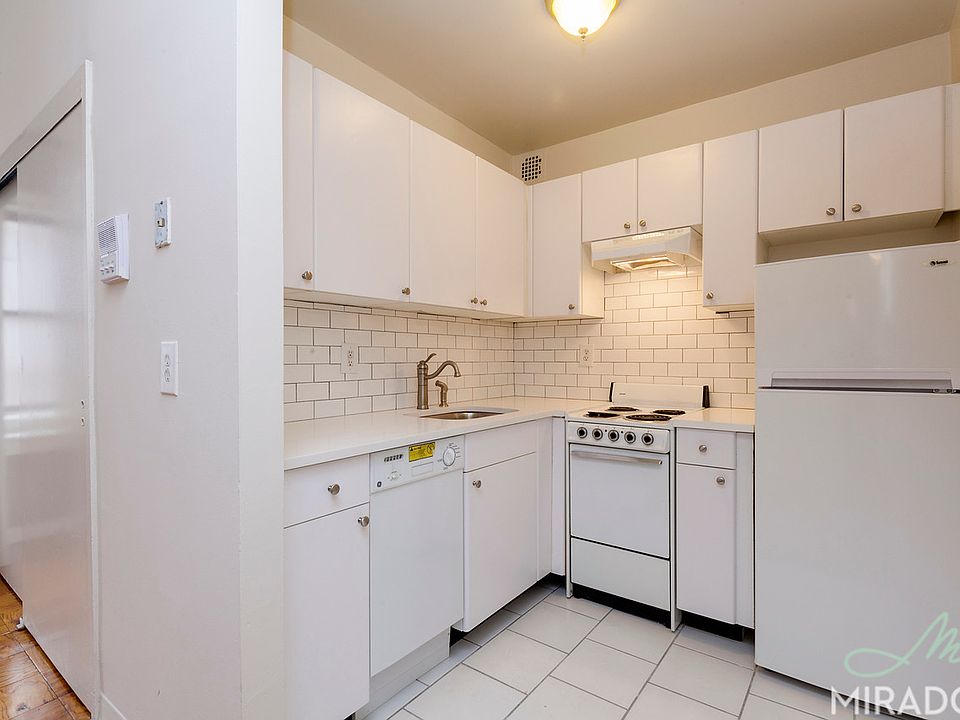 2nd image of 132 E 45th St APT 3C