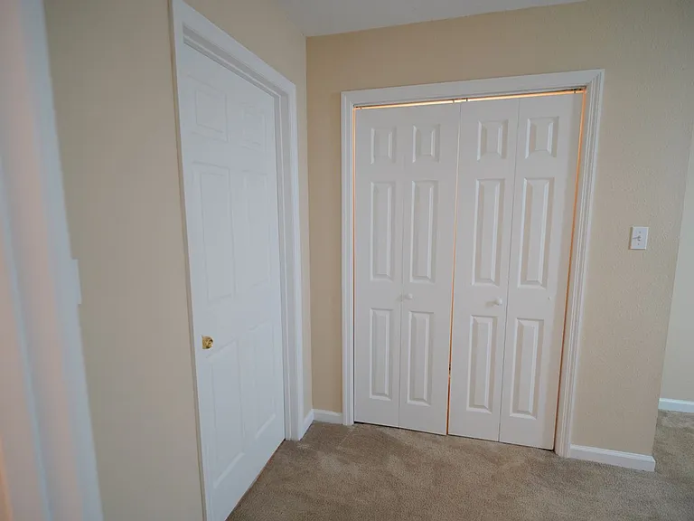 847 W Georgia St — Photo 9