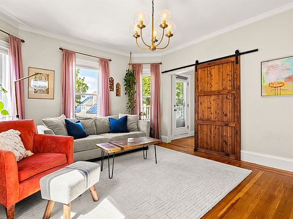 4th image of 93 Wenham St #2