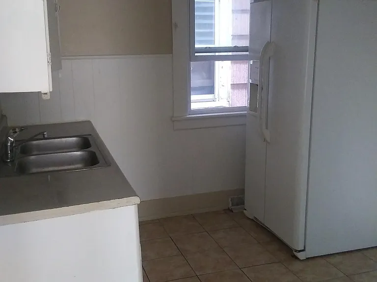 1308 E 8th St #1 — Photo 8