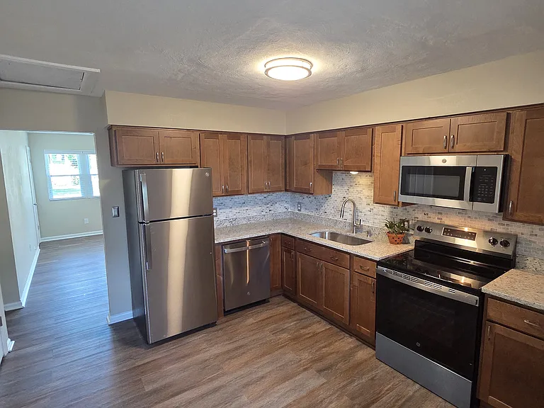 8110 Ransom Rd — Photo 3