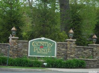 110 Kettles Ln, Medford, NY 11763