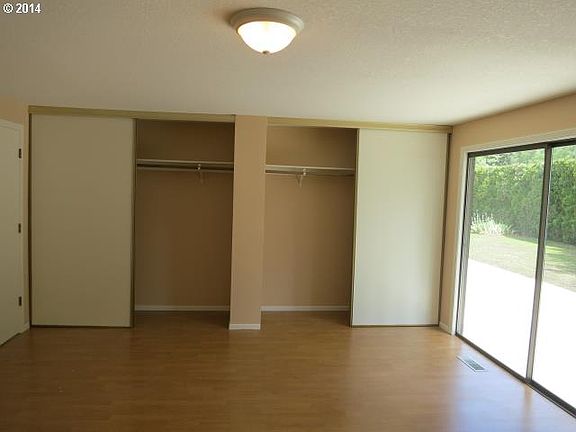 4th image of 368 NE 19th Ave