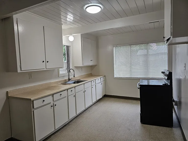 2028 La Jolla Dr — Photo 3