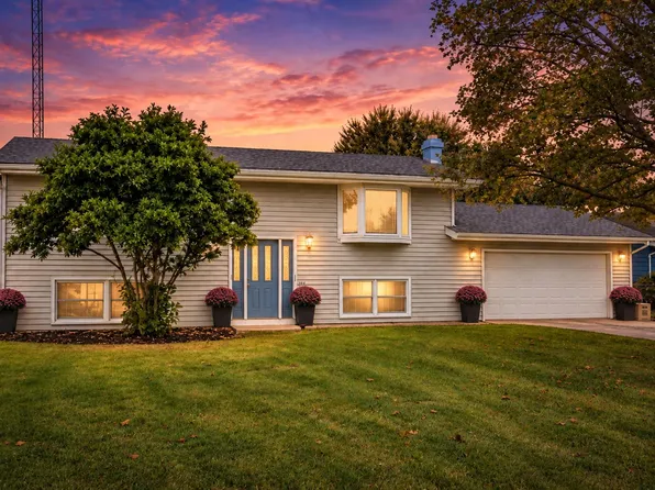 1379 Fruitwood Dr, Saint Joseph, MI 49085