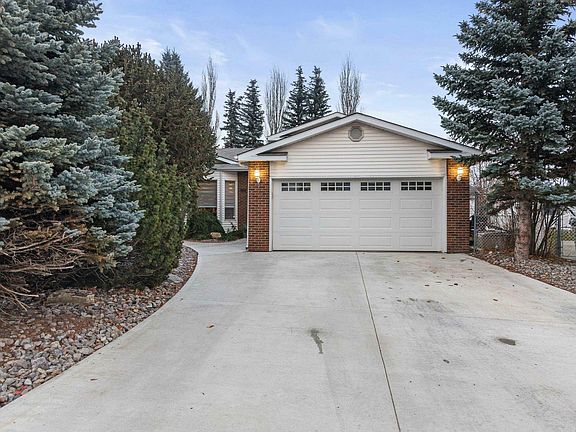 2nd image of 164 Saint Andrews Dr