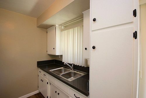 5th image of 304 Garfield Ave APT E