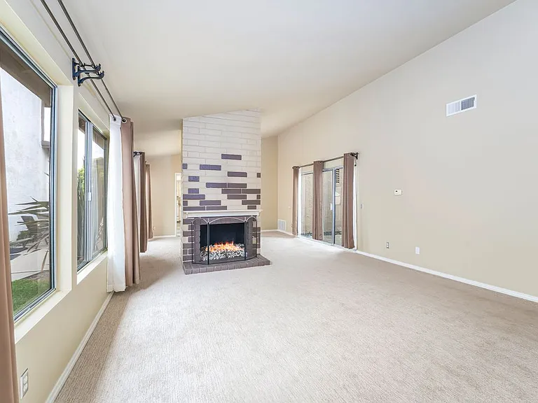 2162 Sweetbriar Rd — Photo 4