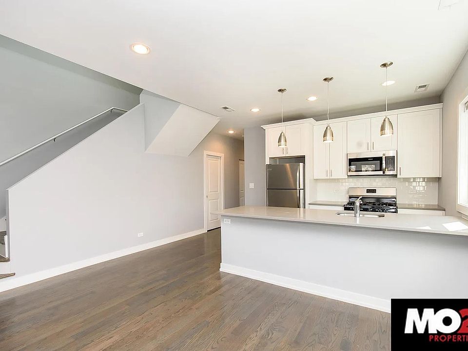 1st image of 1619 N Maplewood Ave #2F