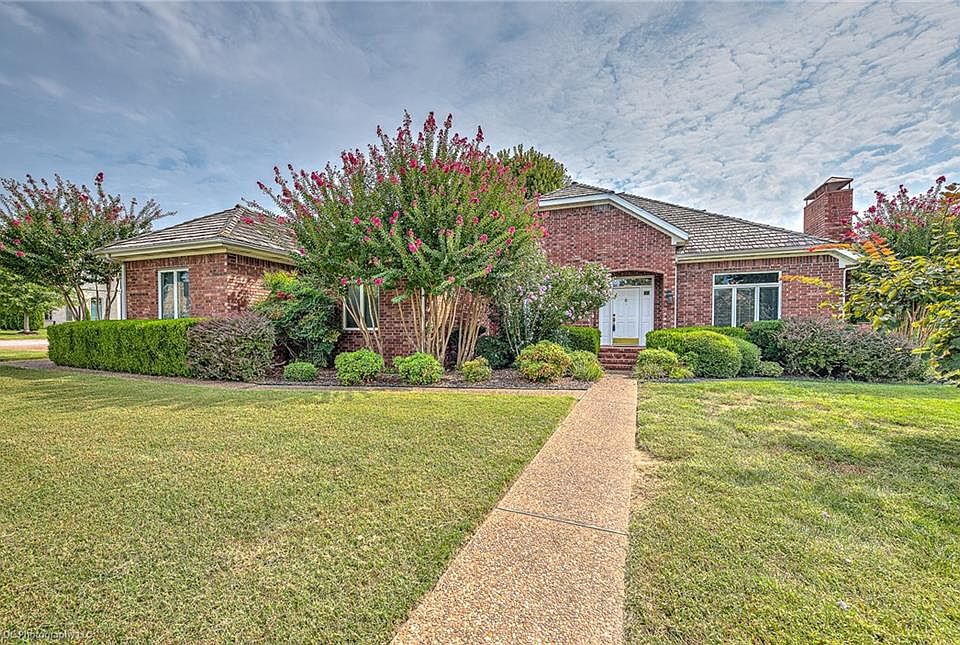 1st image of 9 S Saint Andrews Dr