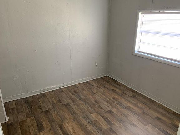 4th image of 1610 SE 62nd St