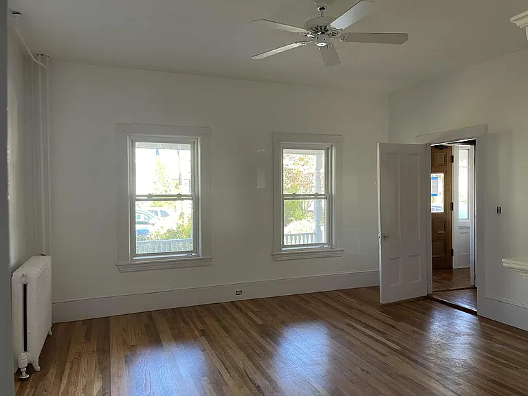 18 Indiana Ter — Photo 4