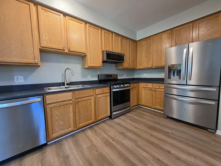 2904 Rutland Cir — Photo 32