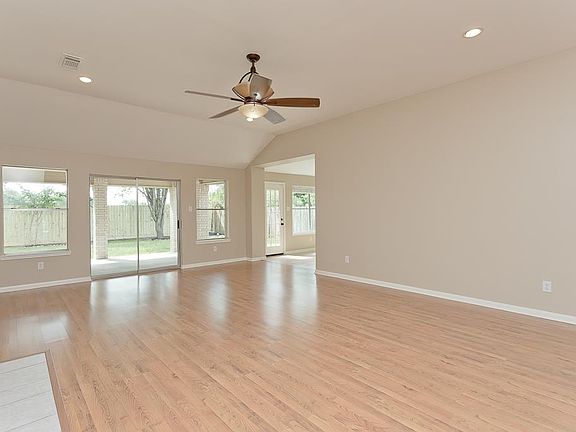 4th image of 411 Chickory Wood Ct