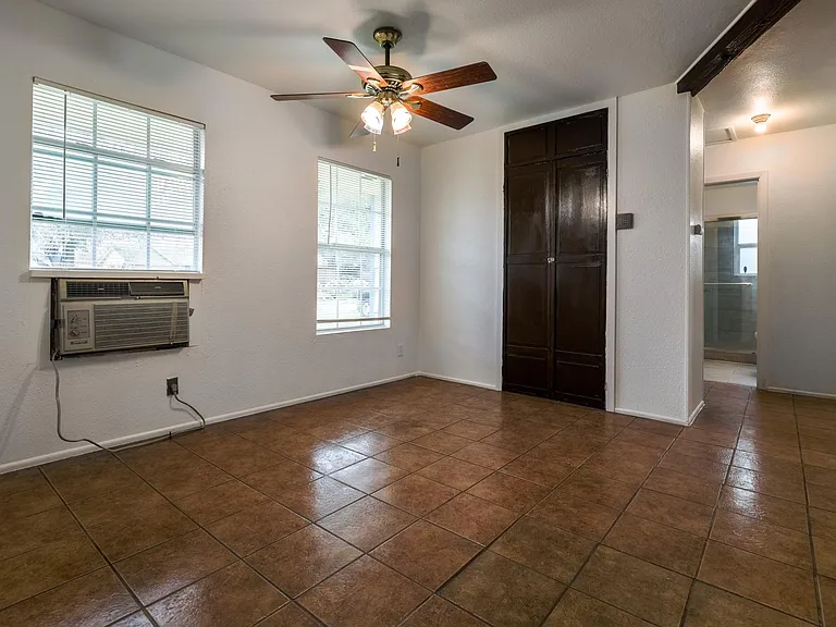 5434 Plumtree Dr — Photo 15