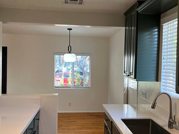 3rd image of 1541 Wesley Ave