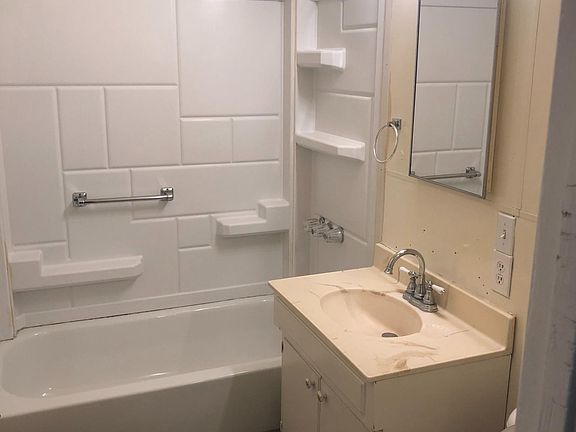 3rd image of 391 N 15th St APT B