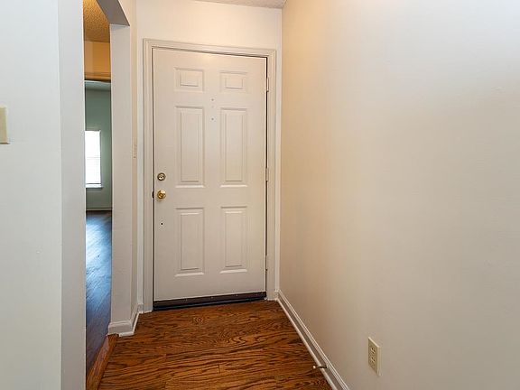 3rd image of 859 Timber Trace Dr