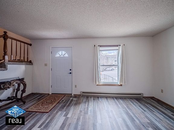 2nd image of 2040 Beverly St