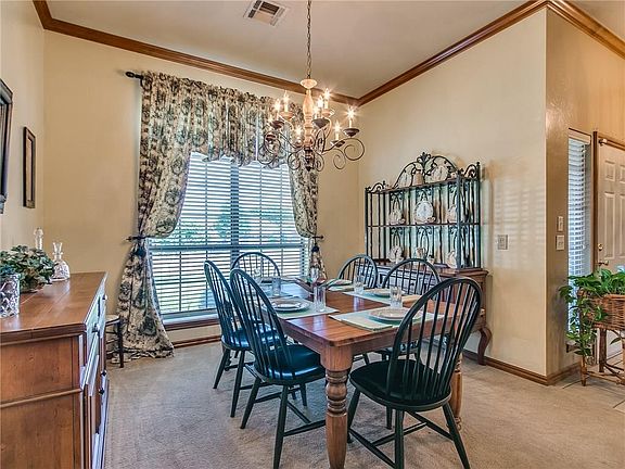 4th image of 929 NW 179th Cir