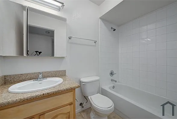 1229 Lakeview Cir — Photo 6