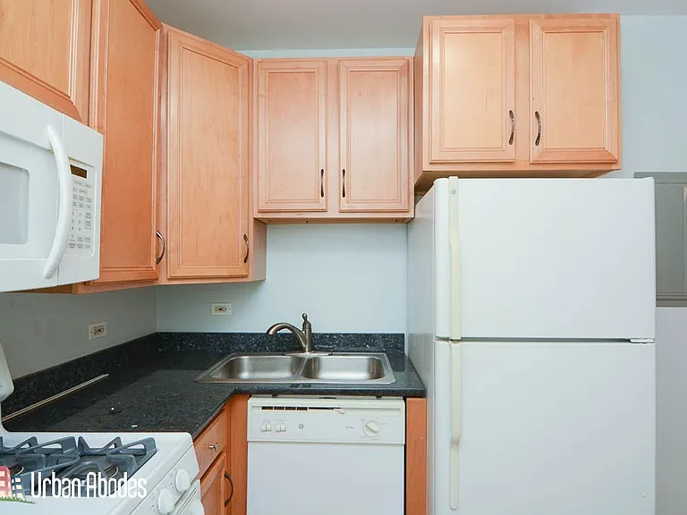 2922-922 N Sacramento Ave #1 — Photo 6