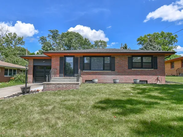 1210 S 44th St, Lincoln, NE 68510