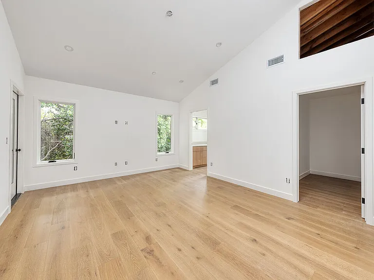 4285 La Salle Ave — Photo 10