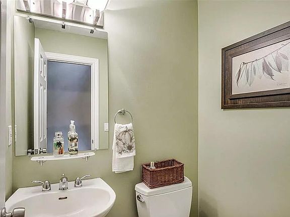 5th image of 126 Manor Way