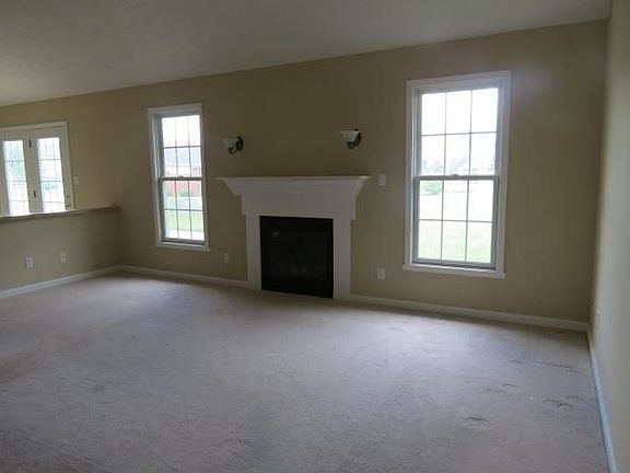 3rd image of 1416 N Olivewood Ct