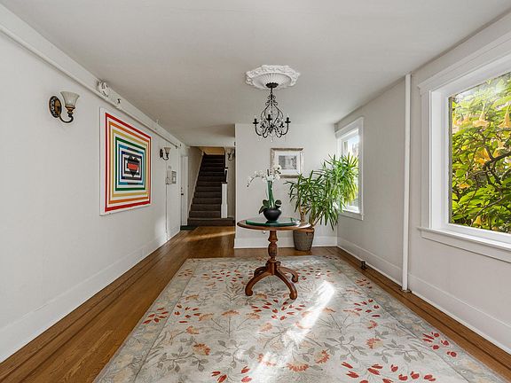 5th image of 1375 Sacramento St APT A