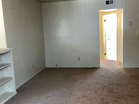 5th image of 130 Towne Ter #10260385