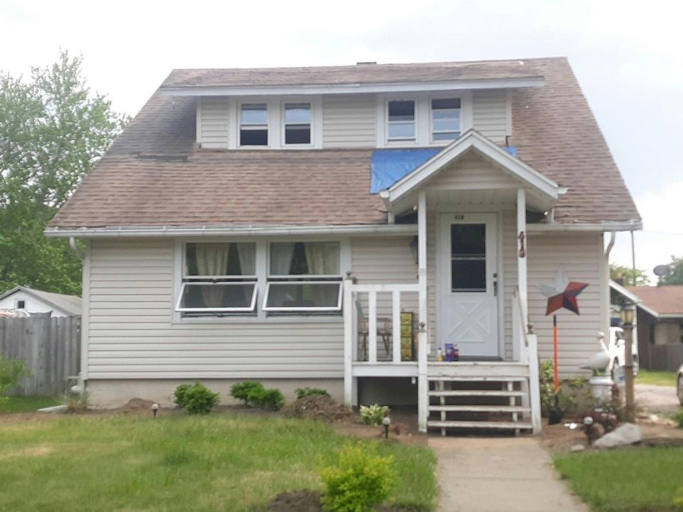 1st image of 418 Blaine St