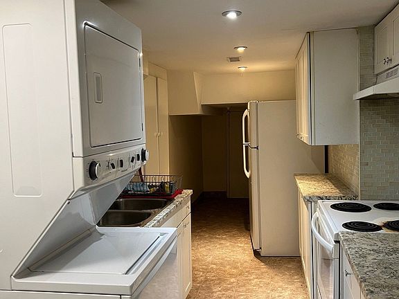 3rd image of 4 Pennyroyal Cres
