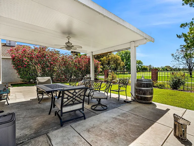 2451 Cherry Hills Dr — Photo 35