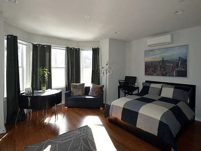 4031 Spruce Bedroom 1