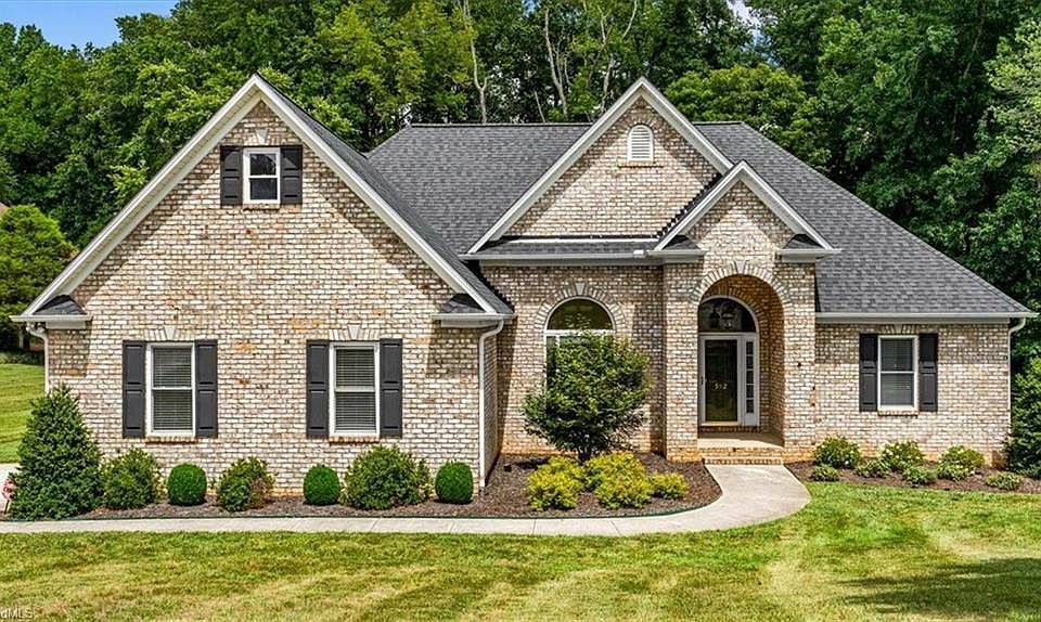 1st image of 592 Carson Ridge Dr