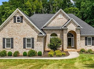 592 Carson Ridge Dr, Oak Ridge, NC 27310