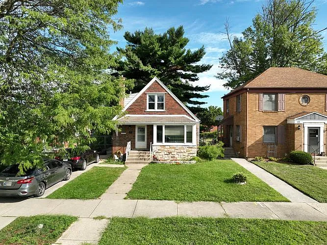 132 Detroit St photo 1