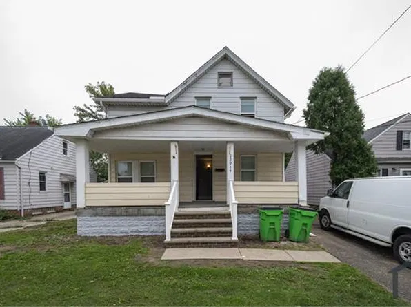 12914 McCracken Rd, Garfield Heights, OH 44125
