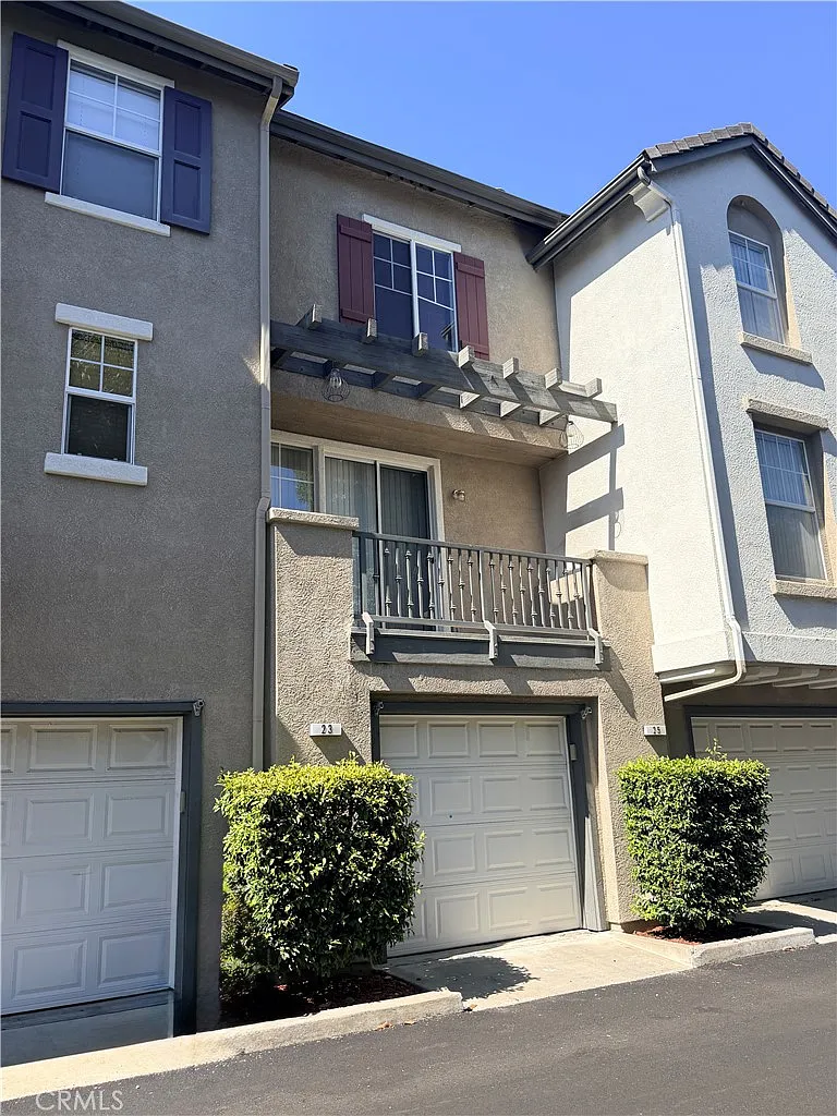 2 bed, 2.5 bath, 1172 sqft, $3,375 — Photo 3