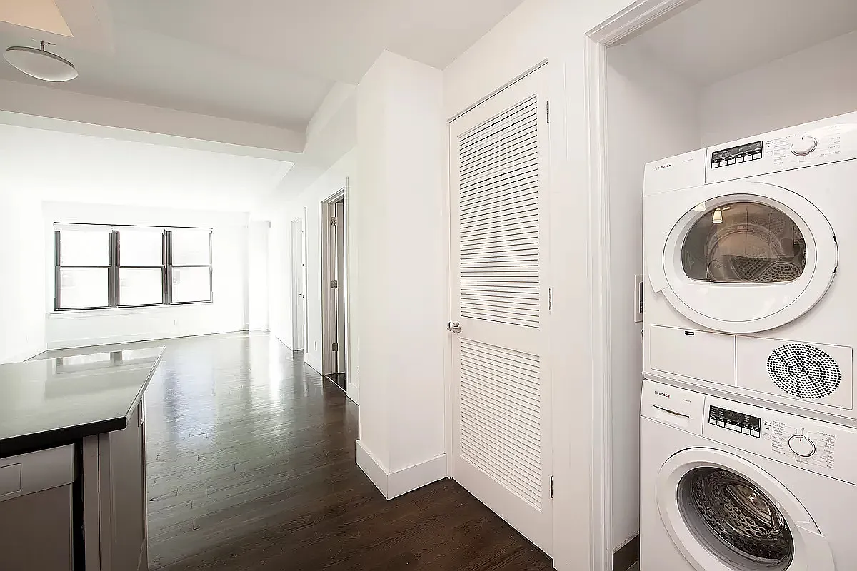 Building Photo - 341 Eastern Pkwy #3C
