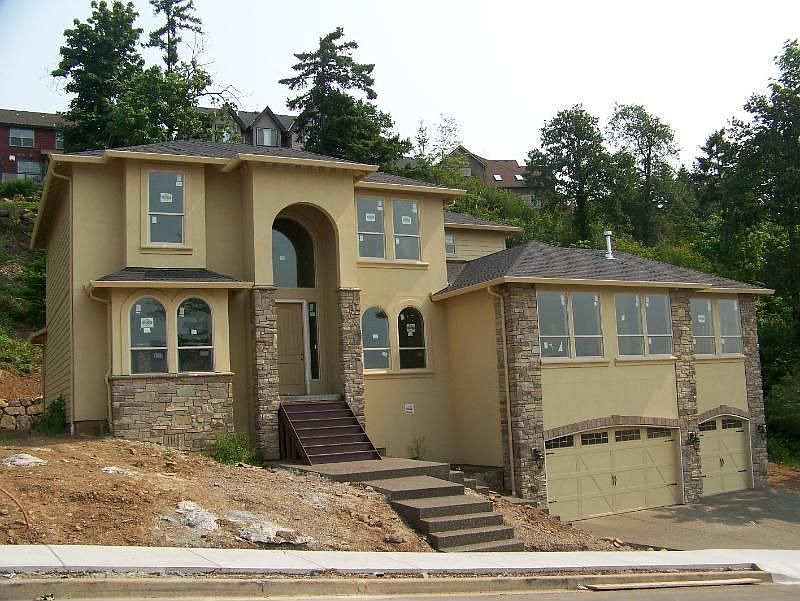 1st image of 647 W Alder Ct