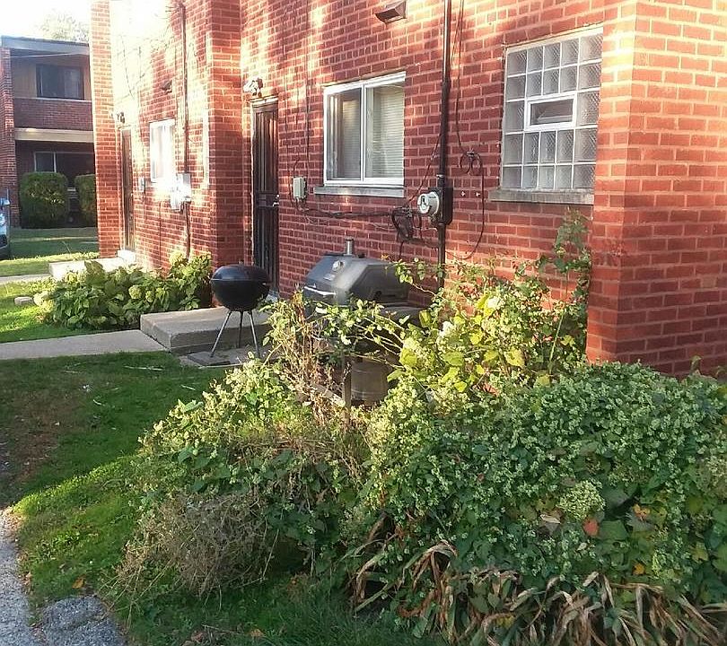 2nd image of 9576 S Colfax Ave