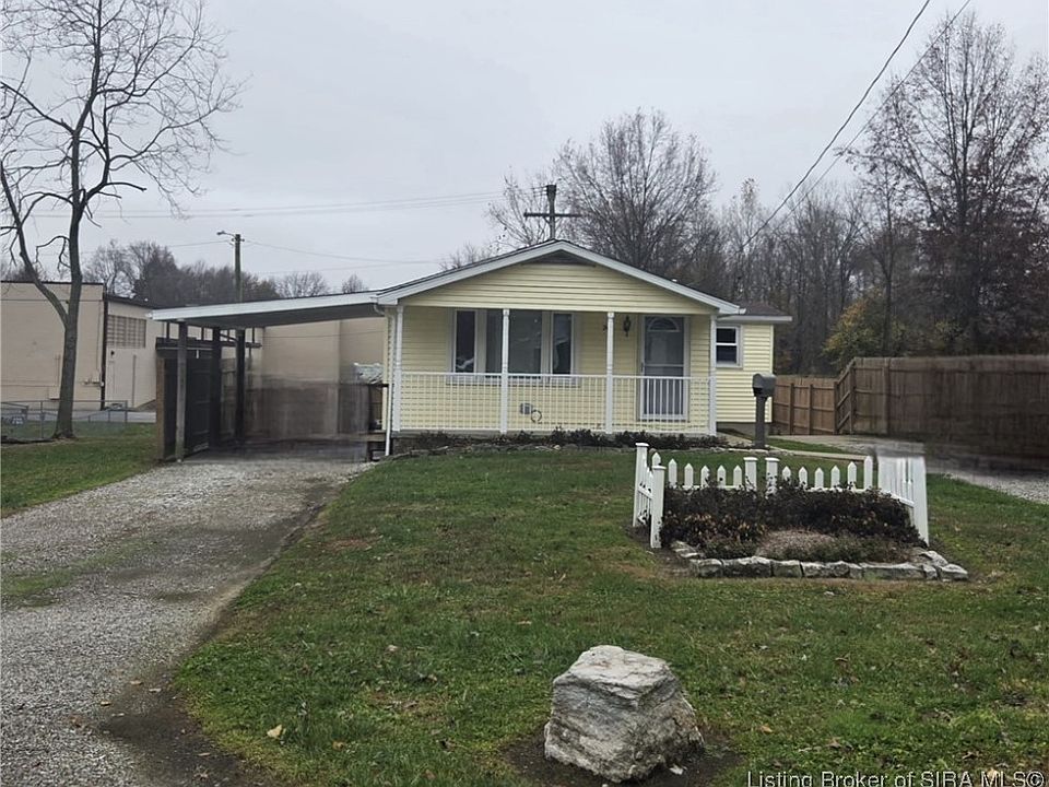 1st image of 901 Lakeview Drive