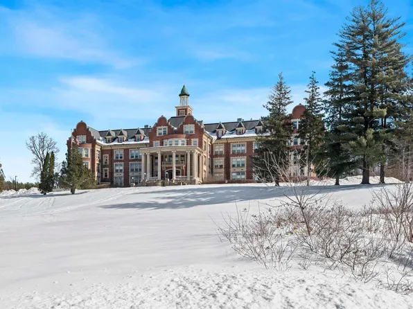 15 Mount Saint Marys Way #111, Hooksett, NH 03106