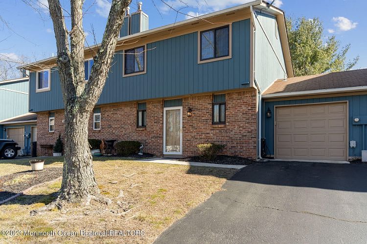 1st image of 15 Canary Cir #1000
