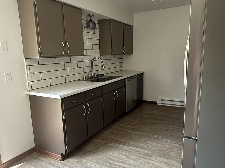 1516 Vogt Dr — Photo 9