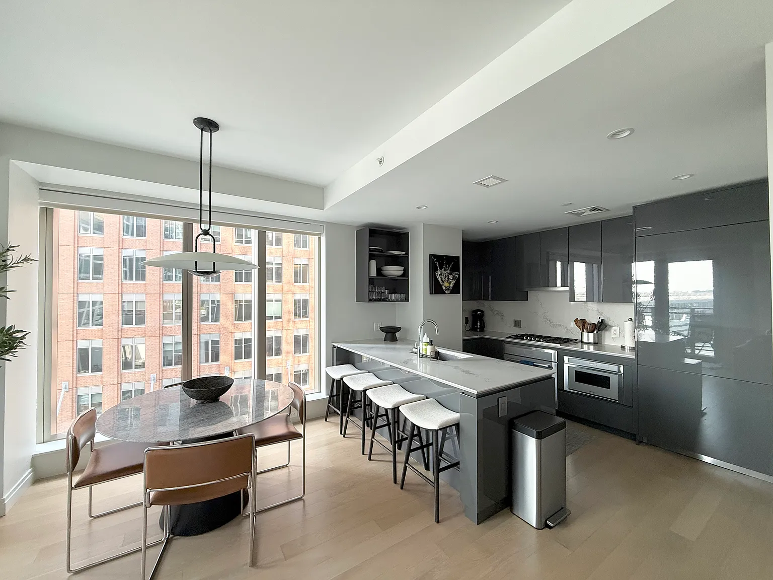 2 bed, 2.5 bath, 1281 sqft, $12,000 — Photo 3